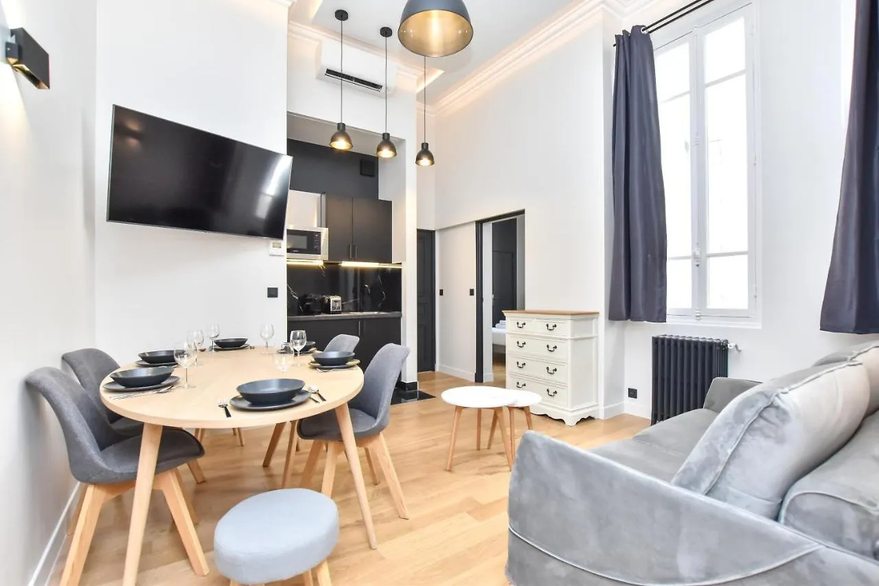 Διαμέρισμα Cosy - 2br-7p - Arc De Triomphe *